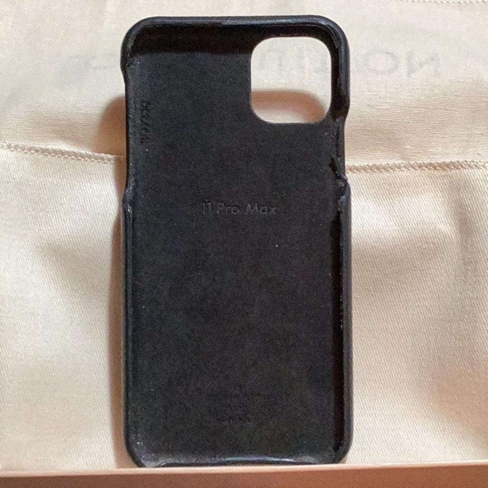 Louis Vuitton iPhone case with sleeper bag and box - Picture 3 of 7